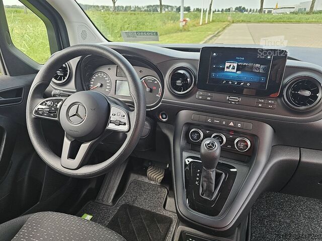 Matkalaukku MERCEDES-BENZ ECITAN 51kWh L1 290Km WLTP
