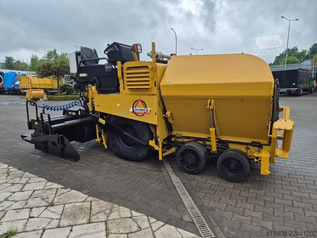 Pokladač Caterpillar AP300 / 1 OWNER / SERVICED!