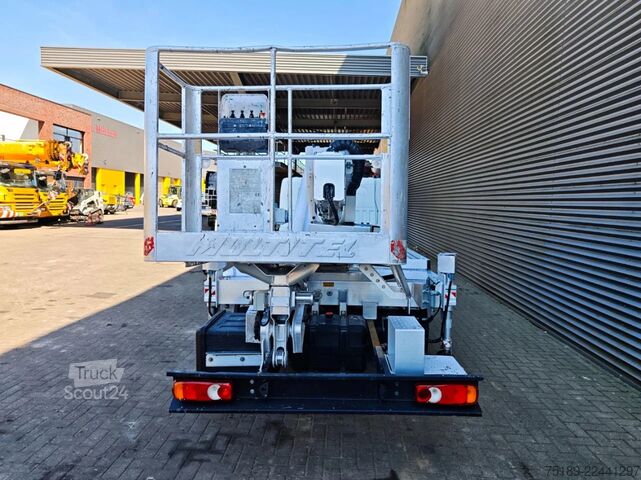 Plataforma elevadora Nissan Cabstar 35.13 NT400 Multitel MX 250