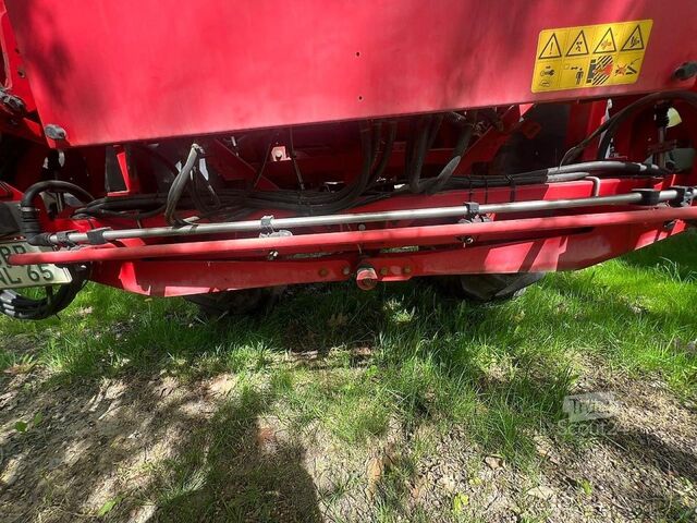 Pulverizator de pesticide Kverneland Ikarus S38
