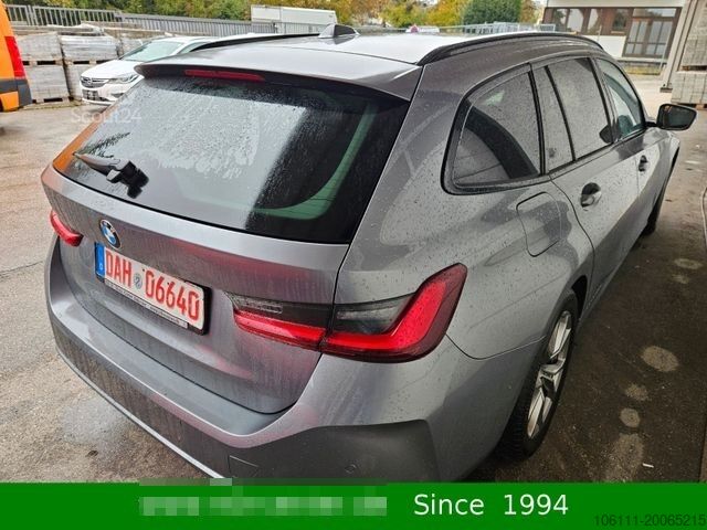 Мікроавтобус BMW 320d Touring xDrive