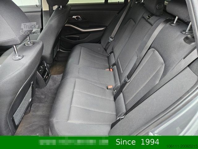 Мікроавтобус BMW 320d Touring xDrive