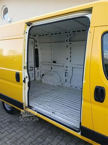 Furgon z wysokim dachem Citroen Jumper 33 L2H2 2.2 bluehdi 120cv S&S E6.2d-Isc