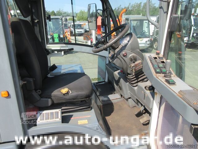 Cestna čistilnica Boschung Pony P4 T Allrad 4x4 Kipper kommunal