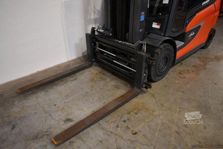 رافعة شوكية Linde E 25 L 1252-01