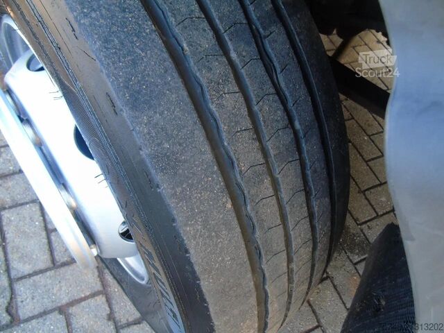 Transport chłodniczy/mrożony Volvo FL 14.210 + ATP/FRC + CARRIER + LIFT + EURO 6