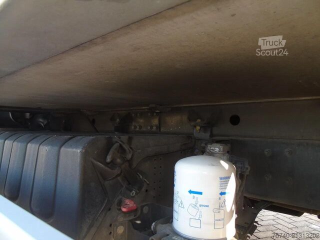 Transport chłodniczy/mrożony Volvo FL 14.210 + ATP/FRC + CARRIER + LIFT + EURO 6