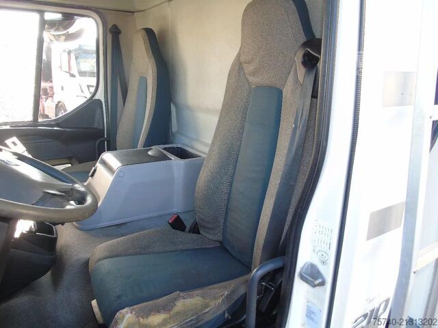 Chladírenská/mrazírenská přeprava Volvo FL 14.210 + ATP/FRC + CARRIER + LIFT + EURO 6