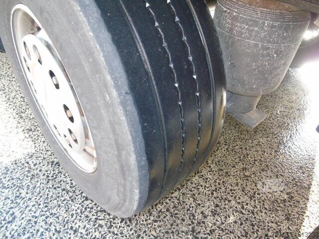 Kølet/frosset transport Schmitz Cargobull 2 AXLE + CARRIER + DHOLLANDIA LOADLIFT