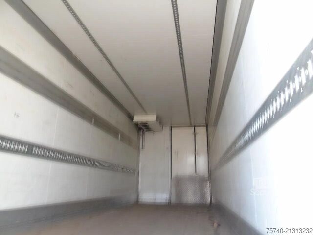Kølet/frosset transport Schmitz Cargobull 2 AXLE + CARRIER + DHOLLANDIA LOADLIFT