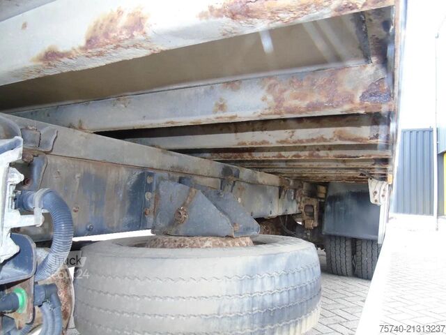 Mala Volvo FL 240 + 12t + euro 5 + lift