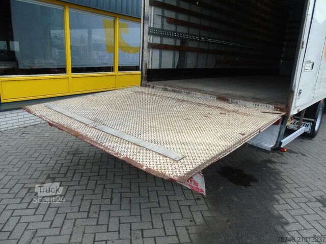 Mala Volvo FL 240 + 12t + euro 5 + lift