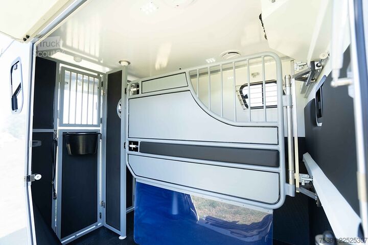 превозвач на добитък Renault Master 5Sitzplätze 3 Schlafplätze 2 Ride Team