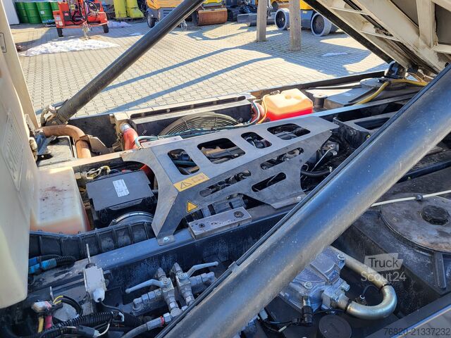 Yol süpürme aracı Schmidt Cleango 500