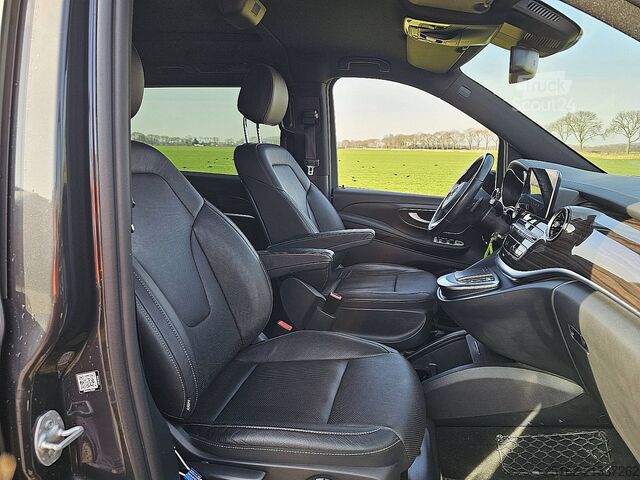  MERCEDES-BENZ EQV 300 L2 8-Pers Pano Leer