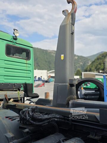 Camion benne à bras amovible MAN 35.372 F90 Abrollkipper Hakenlift 348.000 Km 8x4