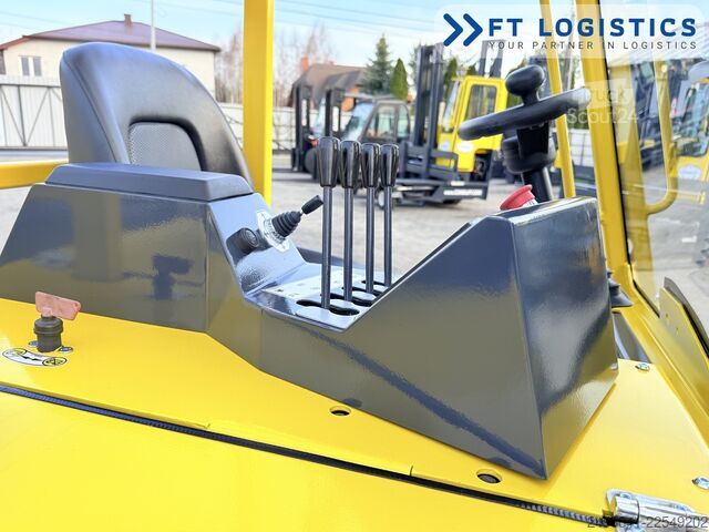 чотири-напрямний навантажувач Combilift CB3000 GAS TRIPLEX 4900 FREE-LIFT