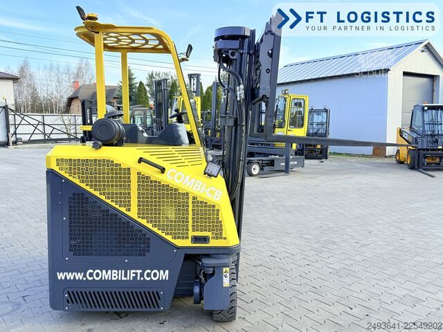 чотири-напрямний навантажувач Combilift CB3000 GAS TRIPLEX 4900 FREE-LIFT