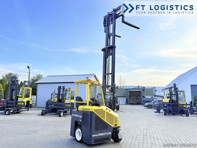 чотири-напрямний навантажувач Combilift CB3000 GAS TRIPLEX 4900 FREE-LIFT