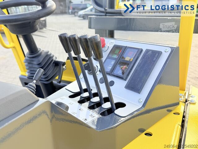 чотири-напрямний навантажувач Combilift CB3000 GAS TRIPLEX 4900 FREE-LIFT
