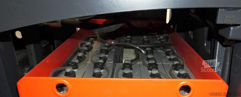 Préparateur de commandes à grande hauteur Linde K 11 011
