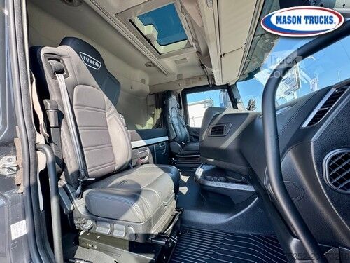 štandardný ťahač návesov Iveco X-Way 570 Hi-Traction