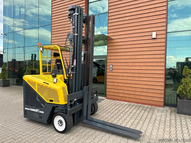 Vierwege-Gabelstapler Combilift CB4500//2019 year // Triplex 6400 mm
