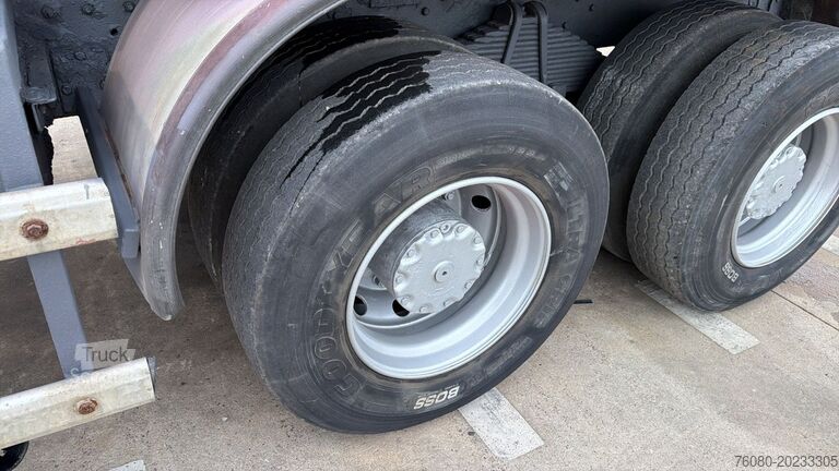Sesalno vozilo Mercedes-Benz SK 2626 (6X4 / GRAND PONT / LAMES / 14000 LITERS)