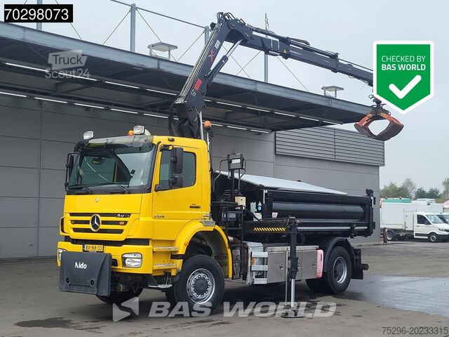 Camion-benne avec grue Mercedes Axor 2124 Axor 4X4 8m3 Tipper HIAB 122 B-2 HIDU...