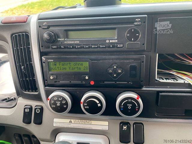 Dobozos teherautó FUSO Canter 9C18 Koffer mit Ladebordwand