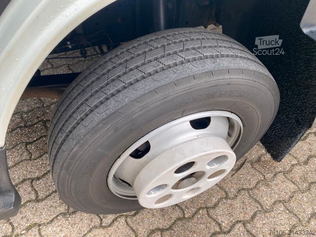 Dobozos teherautó FUSO Canter 9C18 Koffer mit Ladebordwand