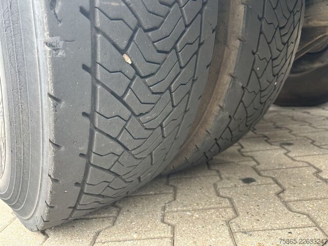 Sistema de brazo de gancho Volvo FH 500 Globetrotter 8x2 Tridem / VDL Hook 25 To...