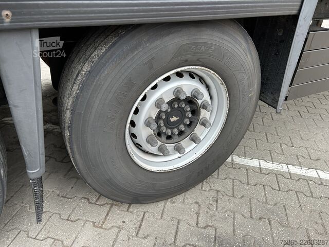 Kovček Schmitz Cargobull SCB S3B / Box Trailer / 2x Liftas / Schuifrem /...