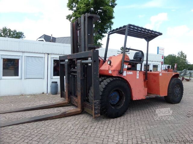 Targonca Clark CY450BD