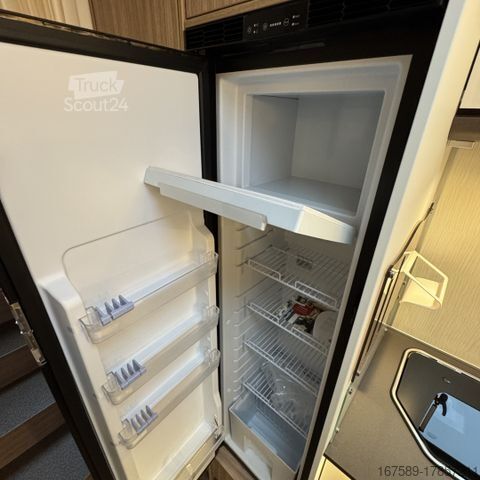 Polintegriran avtodom BÜRSTNER Limited T 726 G, Safety-,Winterpaket,Solar,190Ah