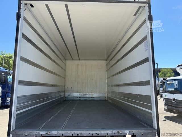 Autocamion cu caroserie tip cutie MERCEDES-BENZ ATEGO 918 L Koffer 5,30 m LBW 1,5 T*E 6D*NL 4 T