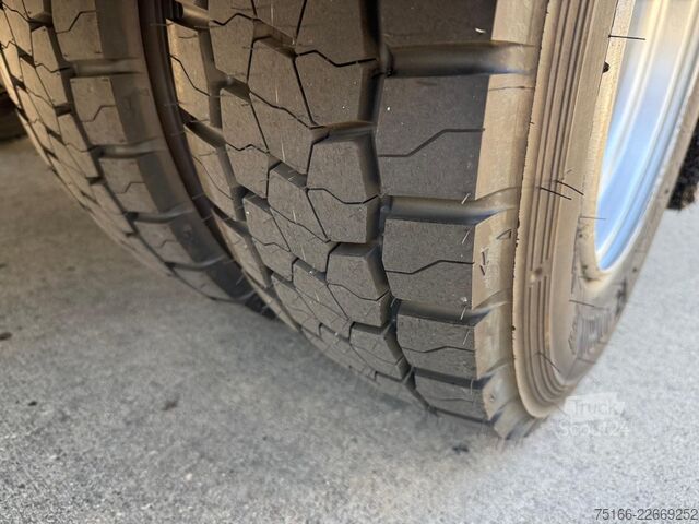 Autocamion cu caroserie tip cutie MERCEDES-BENZ ATEGO 918 L Koffer 5,30 m LBW 1,5 T*E 6D*NL 4 T