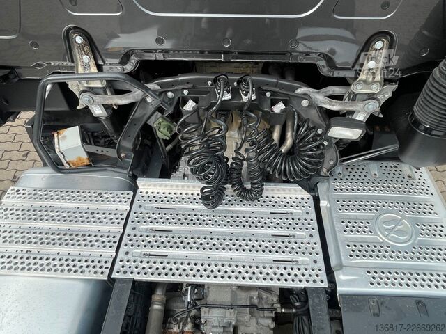 Volume trekker MERCEDES-BENZ Actros 1853 Lowlin höhenverstell. Sattelp Mirror