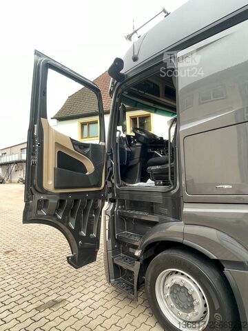 Volume trekker MERCEDES-BENZ Actros 1853 Lowlin höhenverstell. Sattelp Mirror