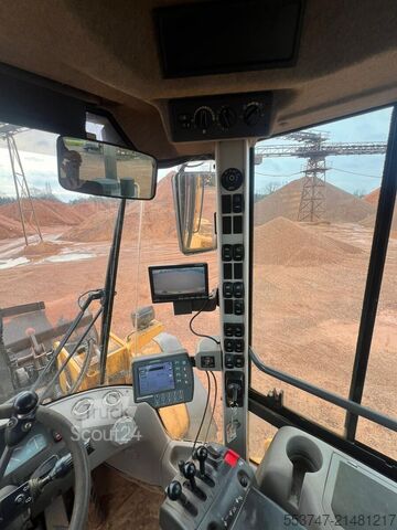 Chargeuse sur pneus Volvo L 120 F