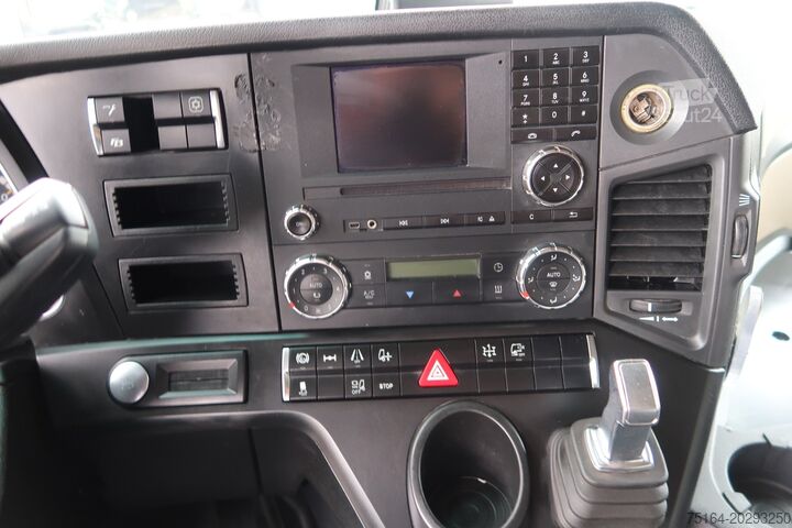 Standard trækker Mercedes-Benz Actros 1851 LS Brandschaden