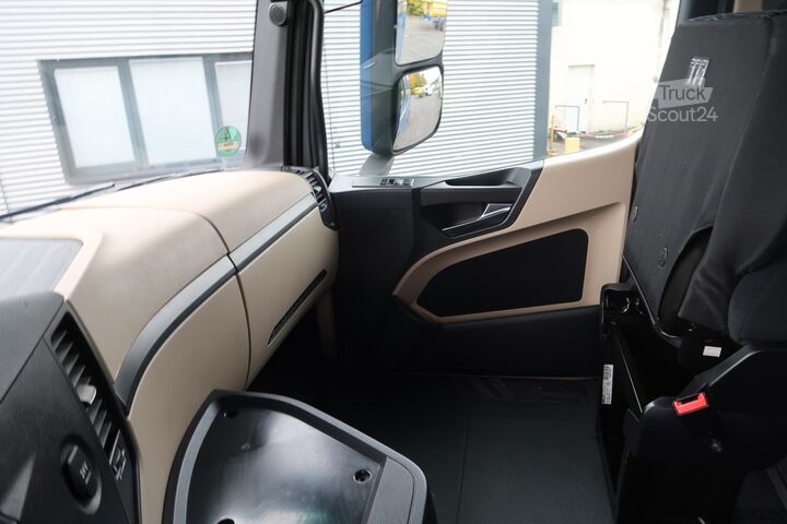 Standard trækker Mercedes-Benz Actros 1851 LS Brandschaden
