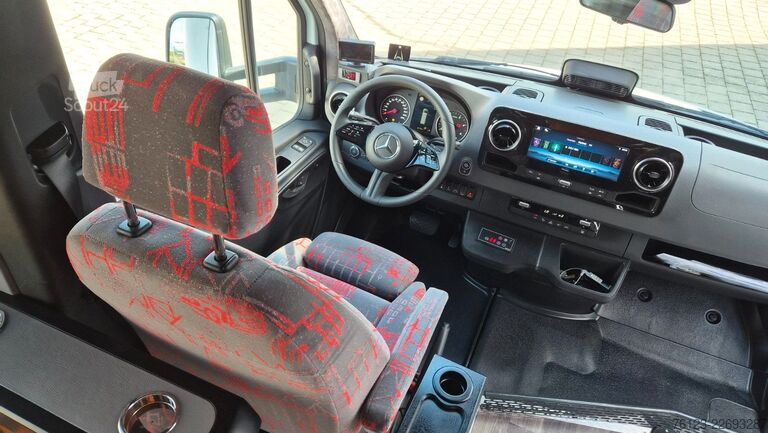 Minibus MERCEDES-BENZ 30 Sitzer Schul- Transferbus 519 Lagerfahrzeug