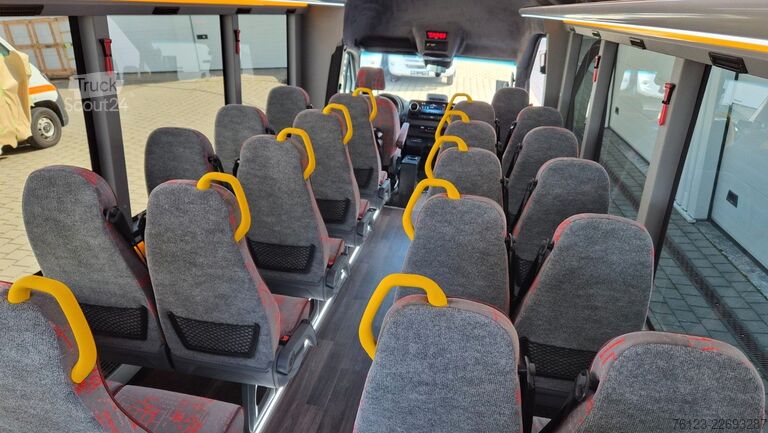 Minibus MERCEDES-BENZ 30 Sitzer Schul- Transferbus 519 Lagerfahrzeug