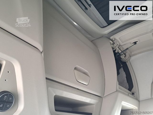 Standardowy ciągnik siodłowy IVECO S-WAY AS440S50T/P