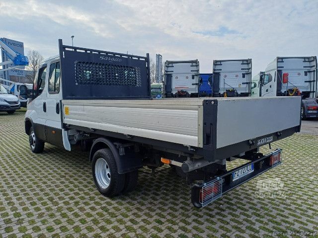 Furgón volquete trilateral IVECO DAILY 35C16 D.C.