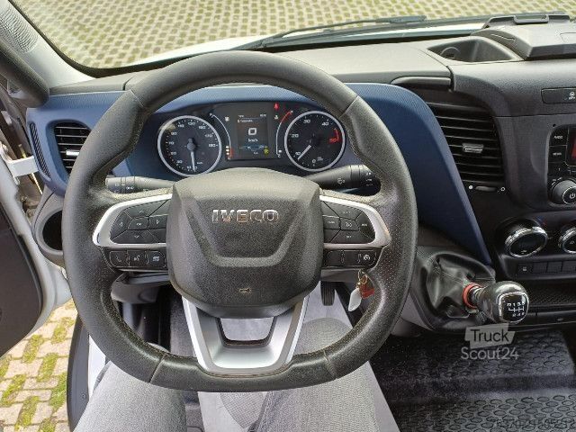 Furgón volquete trilateral IVECO DAILY 35C16 D.C.