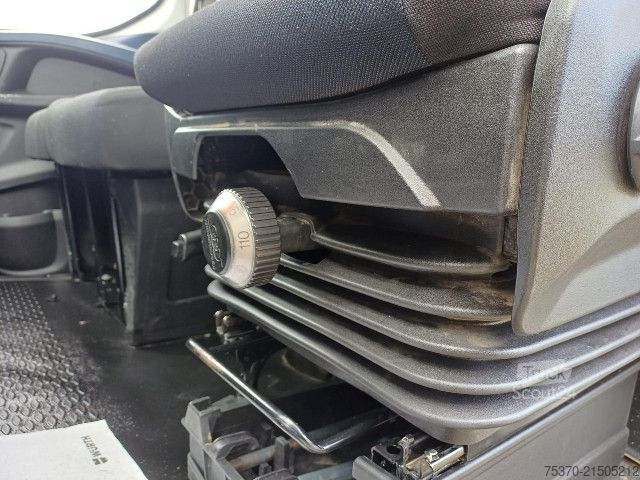 Furgón volquete trilateral IVECO DAILY 35C16 D.C.