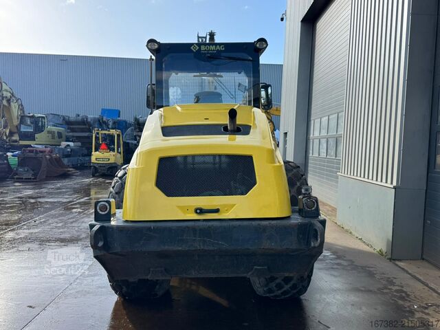 Enkelt rulle Bomag BW213D-5