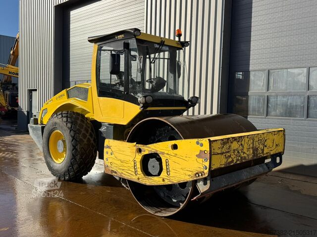Enkelt rulle Bomag BW213D-5